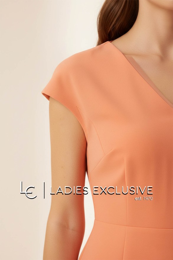 BELLA P. Φόρεμα κρεπ με σατέν v